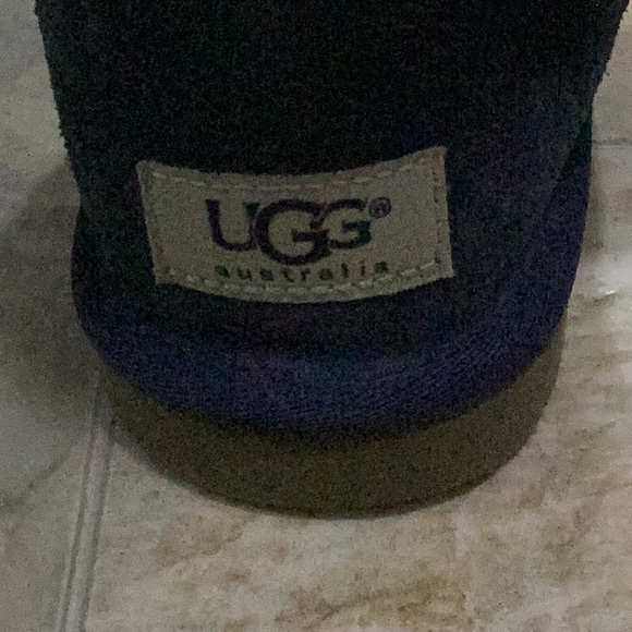 UGG Bailey Button Triplet Sheepskin Boots - Picture 4 of 5